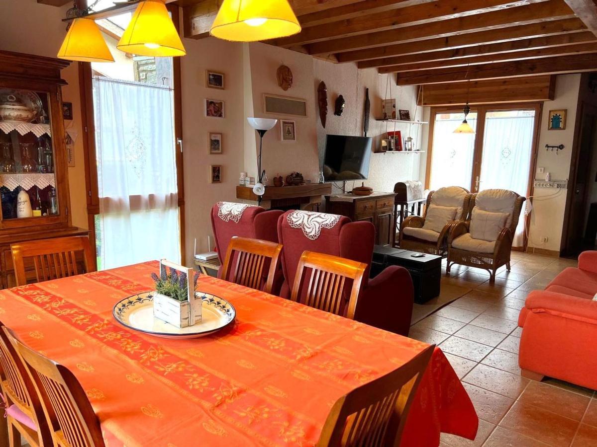 Casa Adosada Para Familias En Santa Leocadia Sainte-Léocadie Exteriör bild